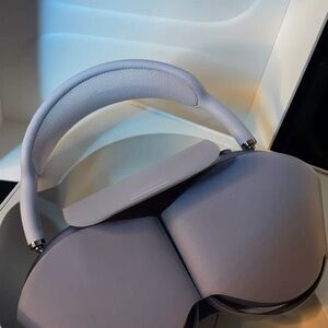 Apple AirPod Max  - purple